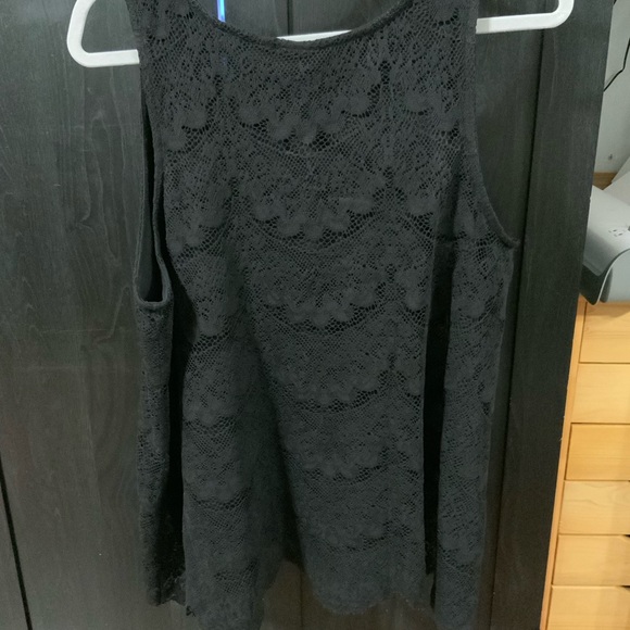 Ladies top - Picture 2 of 2